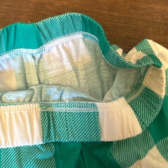 Cat & Jack Kids Green & White Plaid Lounge Shorts - Picture 3 of 3